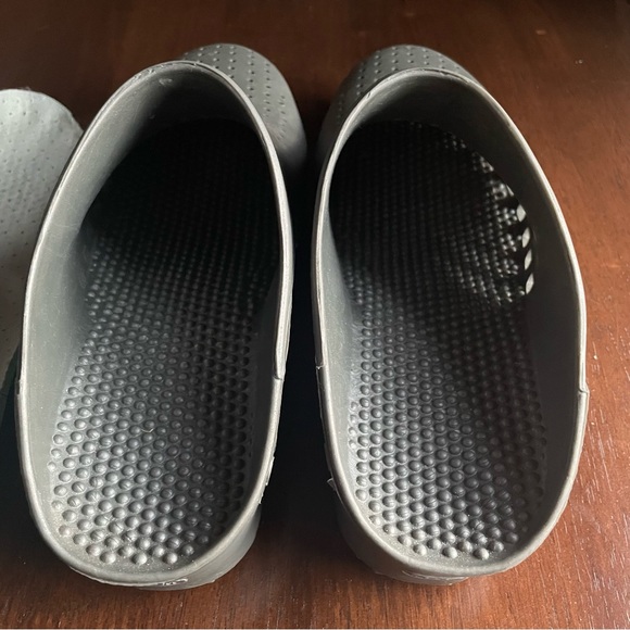 Calzuro Gray Clogs With Holes Size 40-41/Women 10-11 - Picture 12 of 13